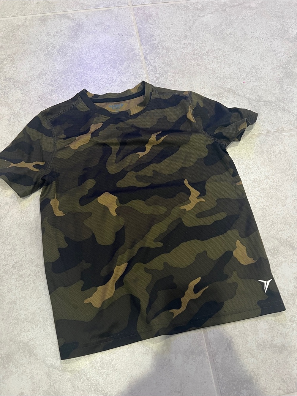• Old Navy Camo Active Performance T-Shirt, size M(8) •